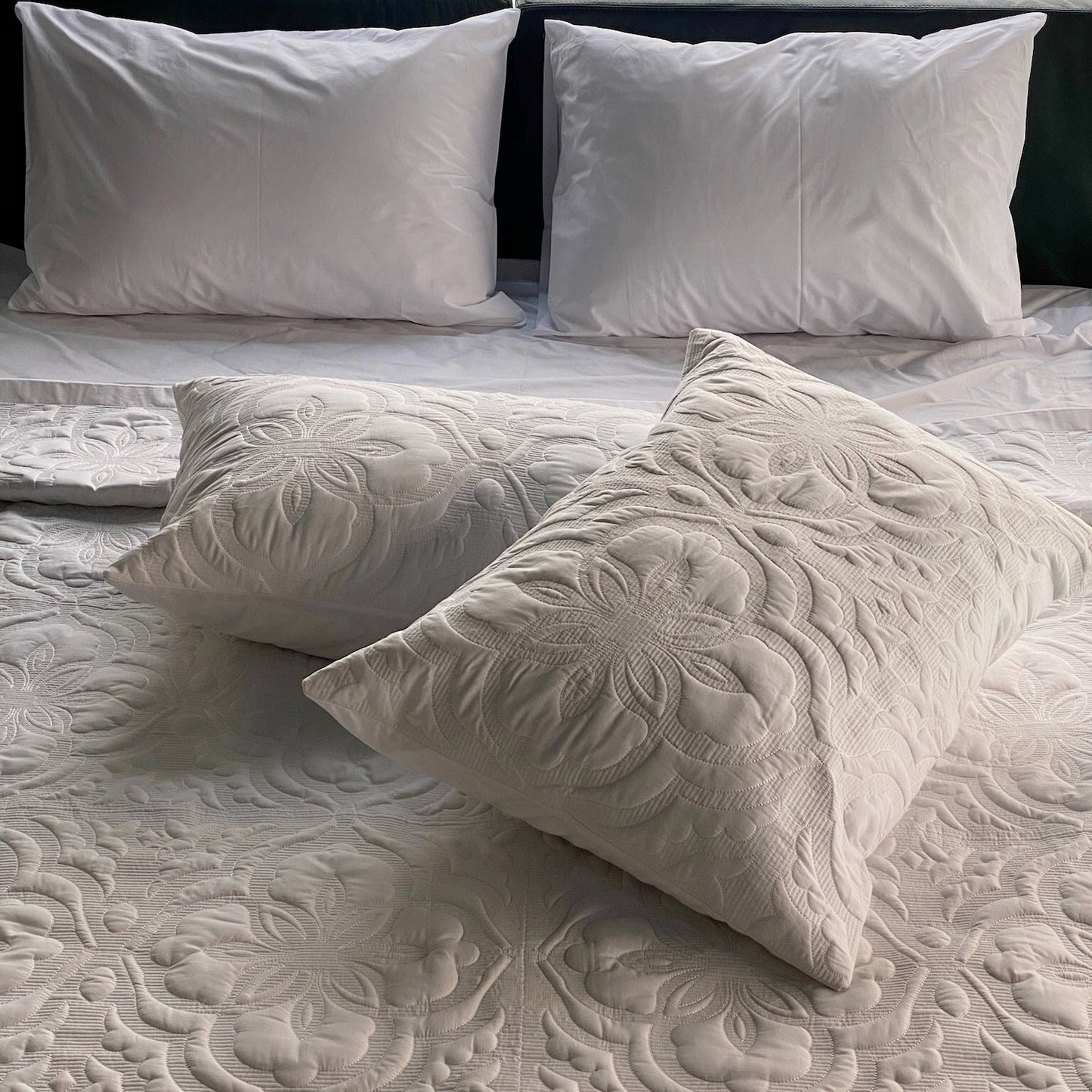 White Eunoia Quilt Set