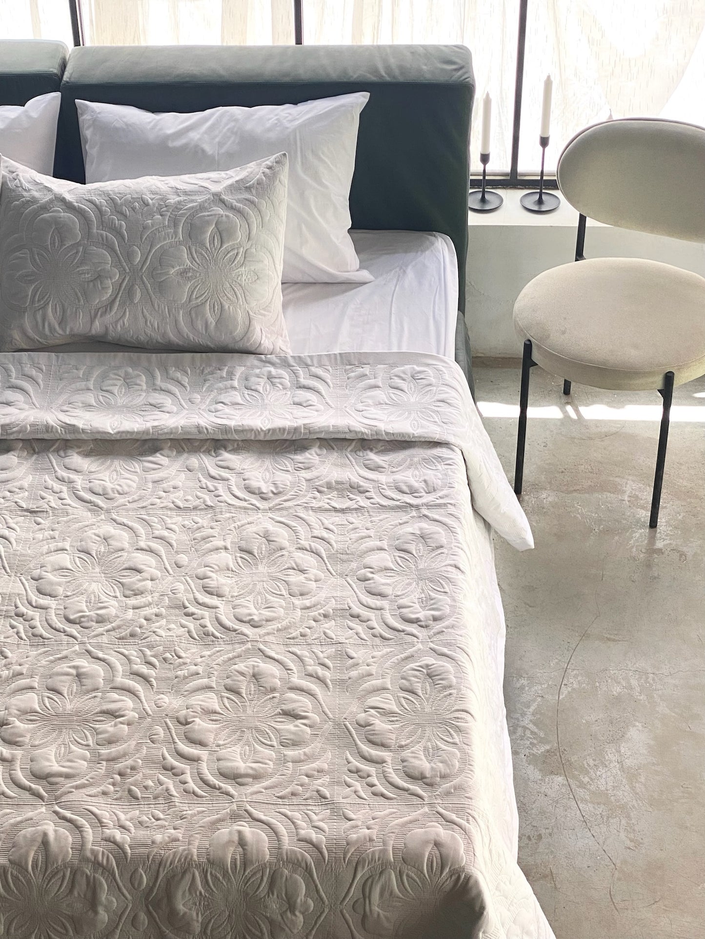 White Eunoia Quilt Set