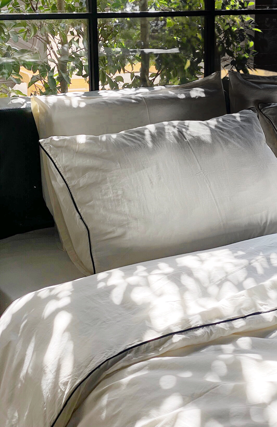 Outlined Duvet Cover Set