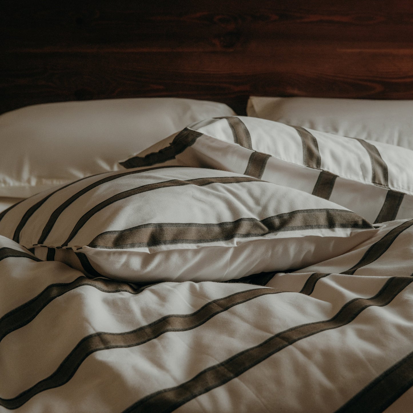 Noireline Duvet Cover Set