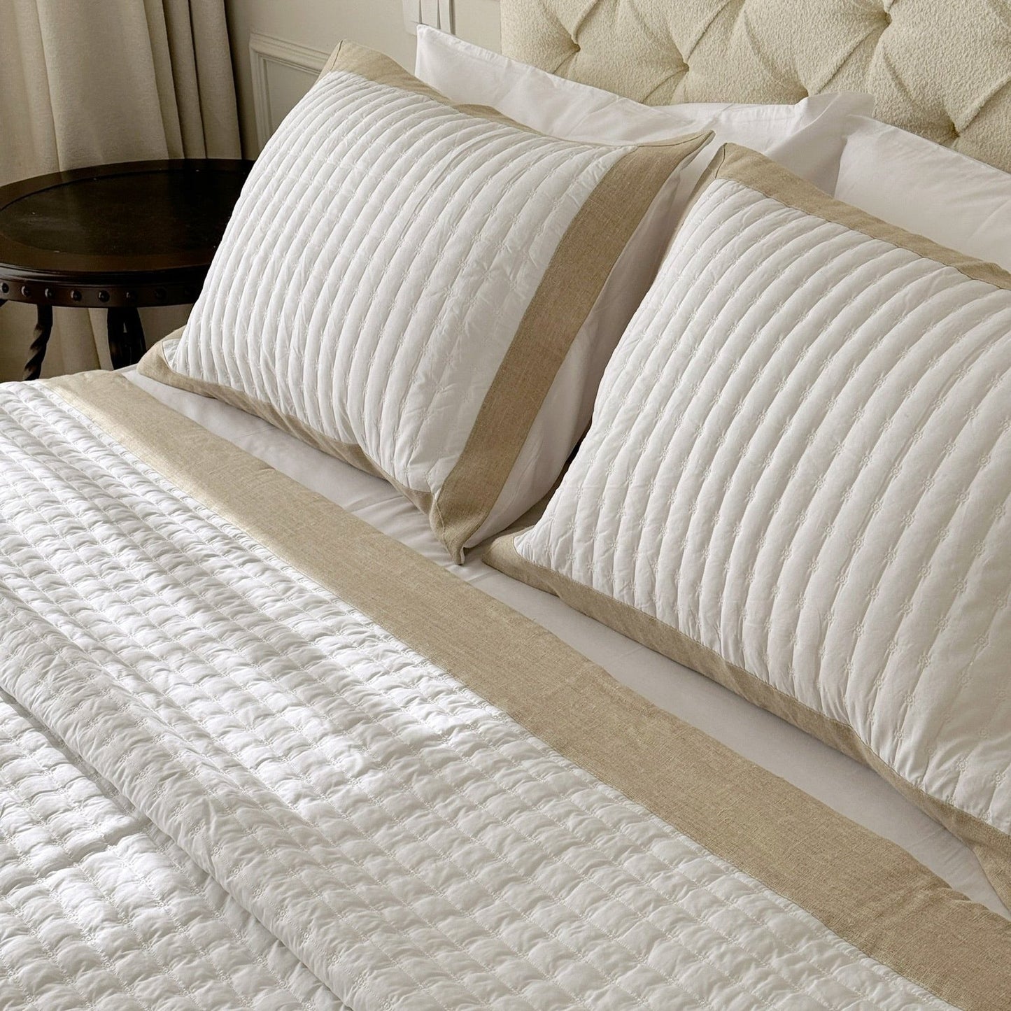 Azalea Linen Outline Quilt Set