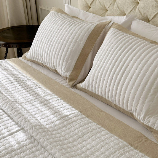 Azalea Linen Outline Quilt Set