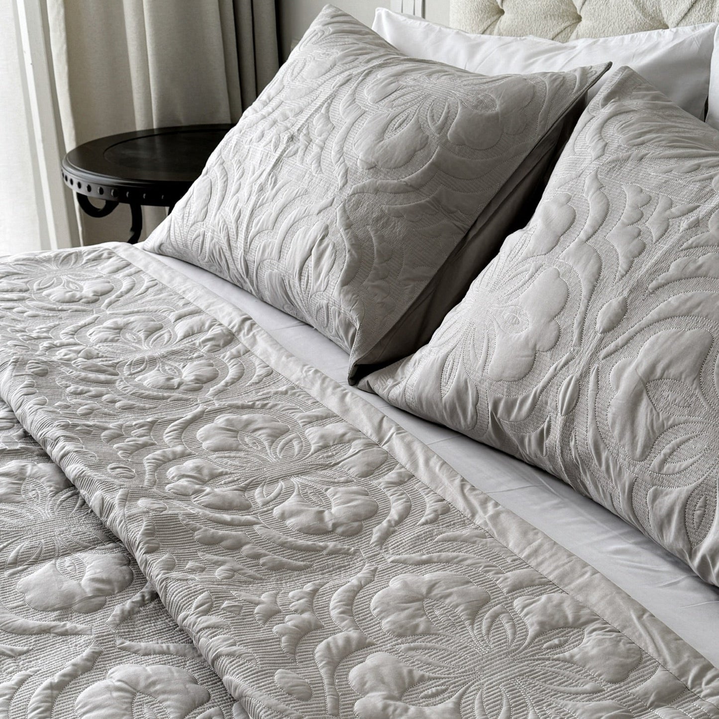 Grey Eunoia Quilt Set