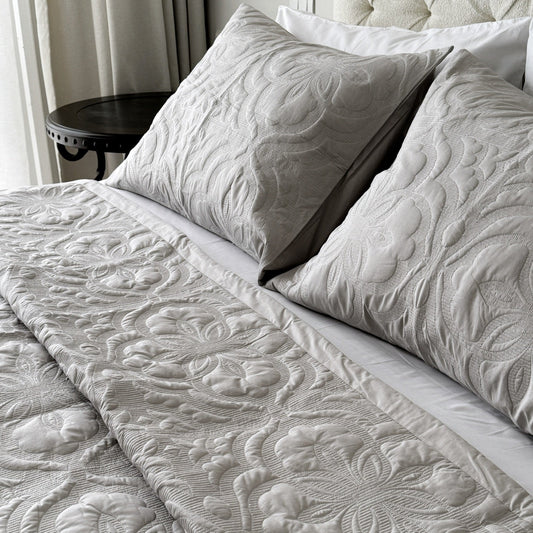 Grey Eunoia Quilt Set