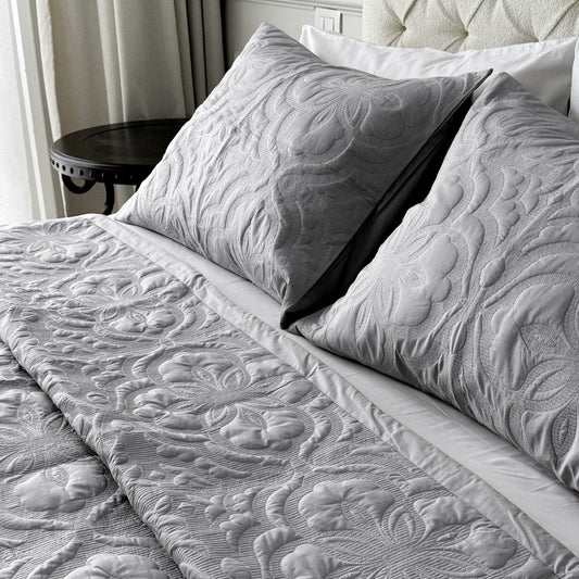 Grey Eunoia Quilt Set