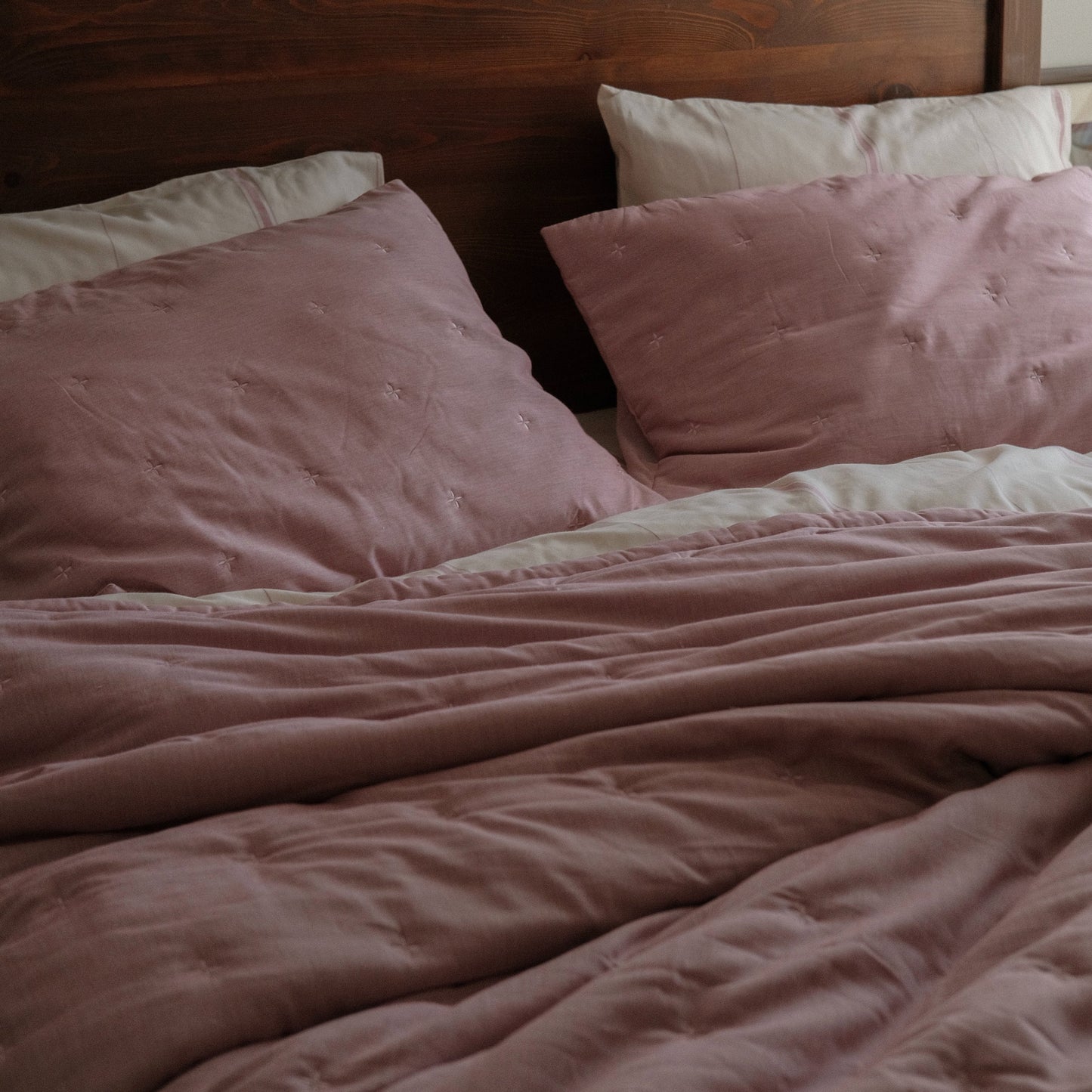 Dusty Mauve Quilt Set