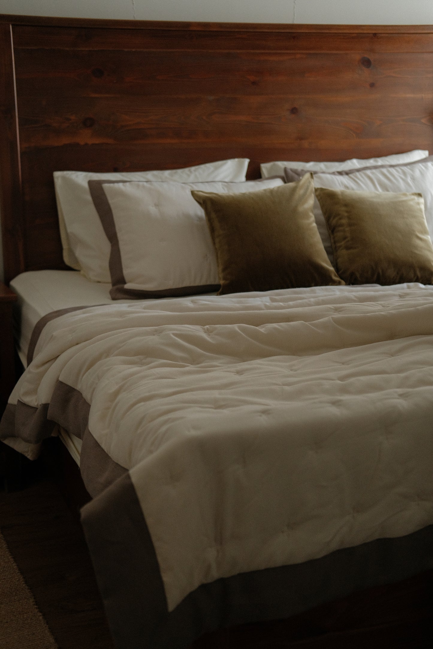 Ivoria Quilt Set